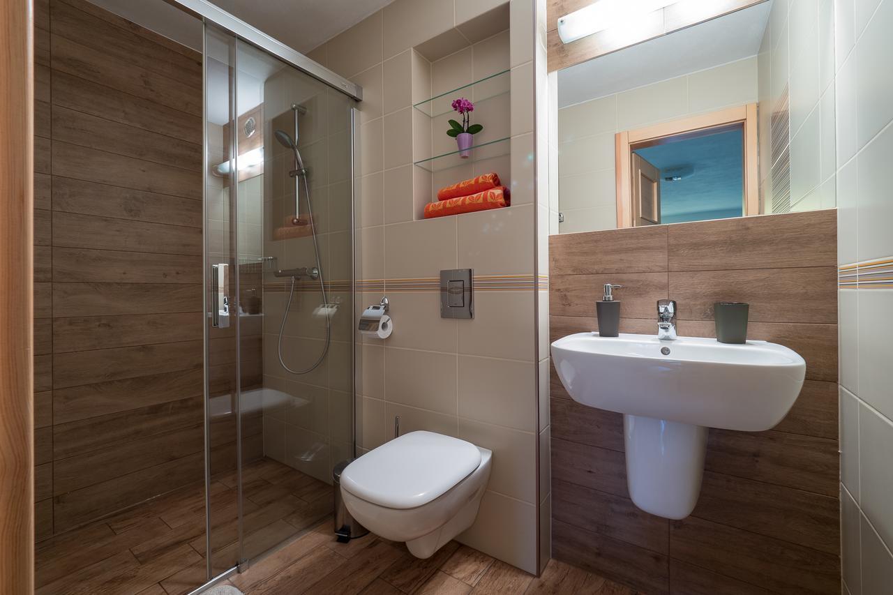 Apartment House Kongen Демановска Долина Екстериор снимка